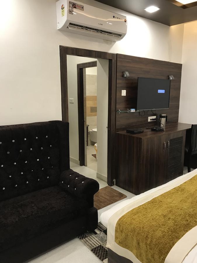 Hotel Mmk Kanpur Exterior photo