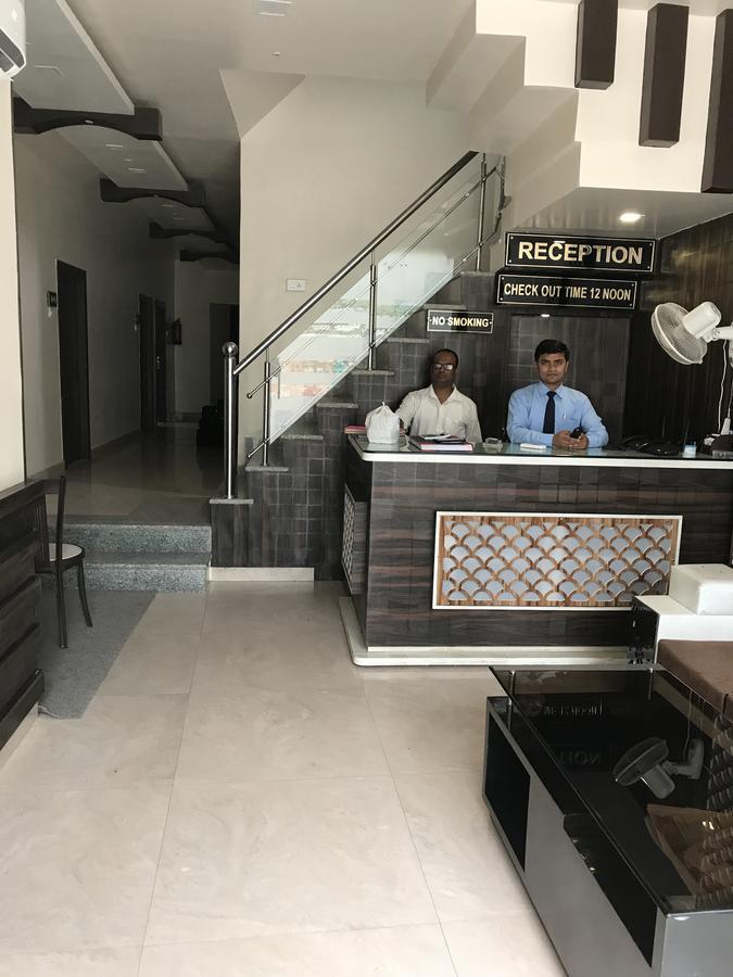 Hotel Mmk Kanpur Exterior photo