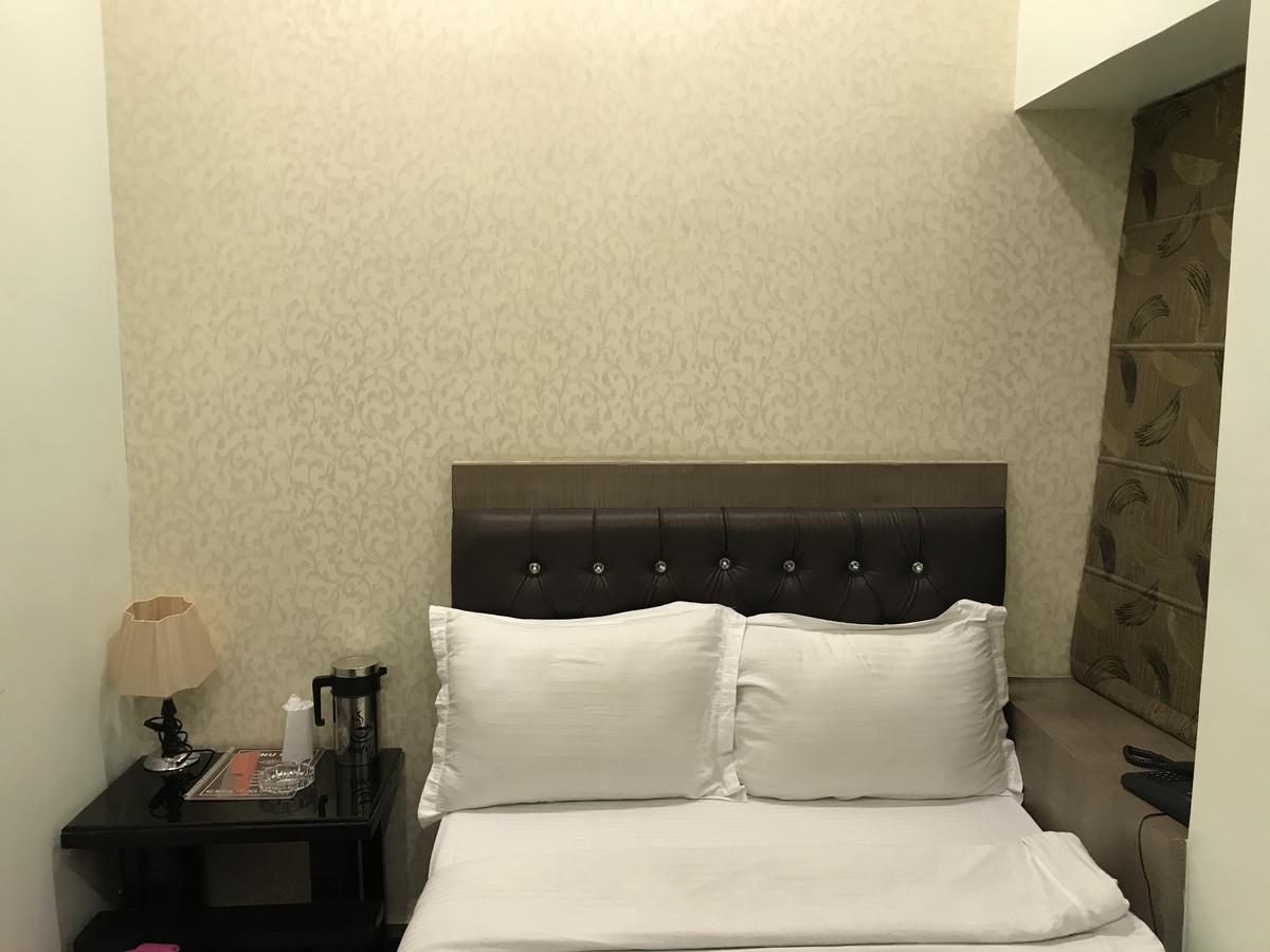 Hotel Mmk Kanpur Exterior photo