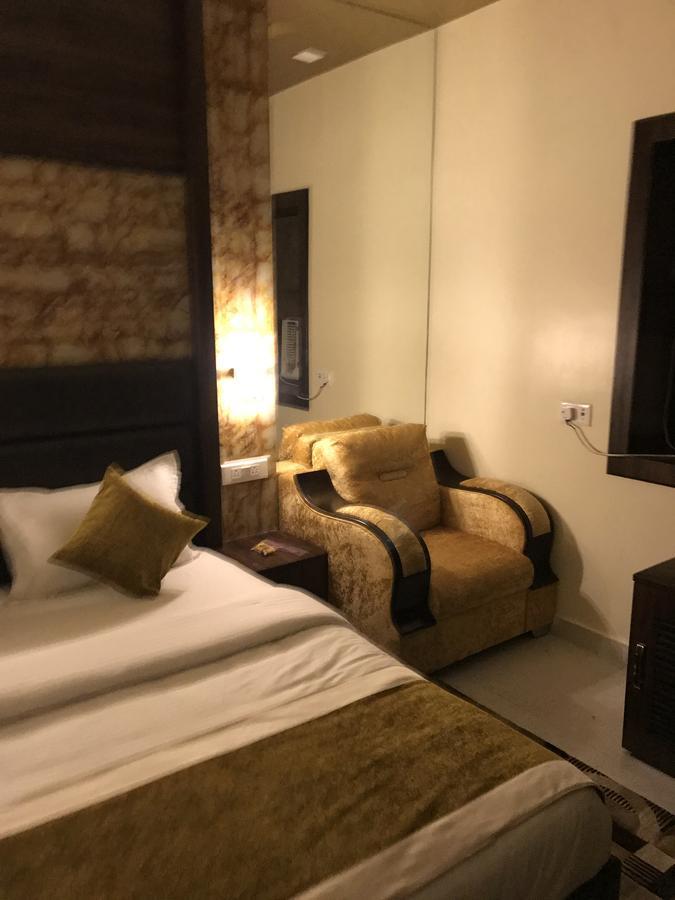 Hotel Mmk Kanpur Exterior photo