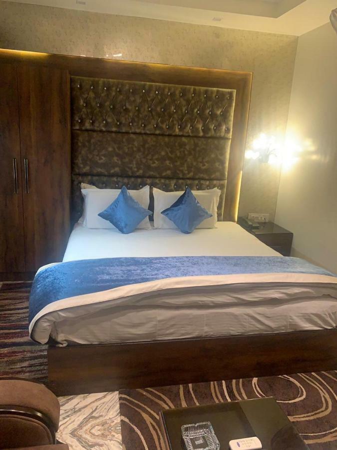 Hotel Mmk Kanpur Exterior photo